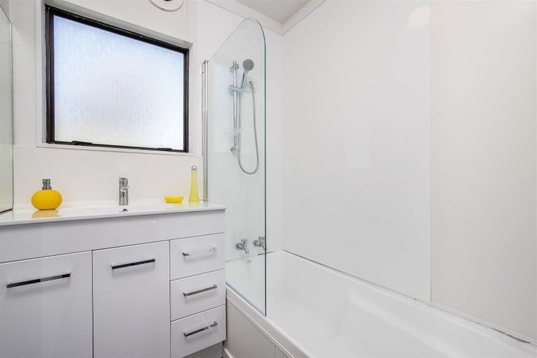 Photo of property in 2/12 Olive Crescent, Papatoetoe, Auckland, 2025