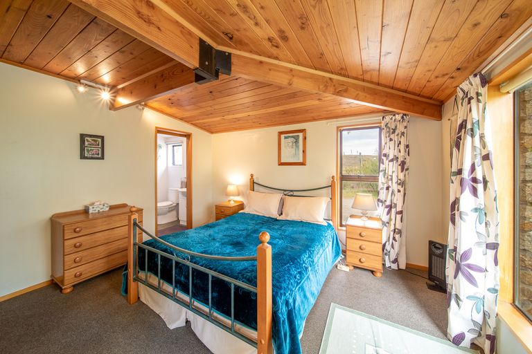 Photo of property in 70 Ferris Road, Springvale, Alexandra, 9393