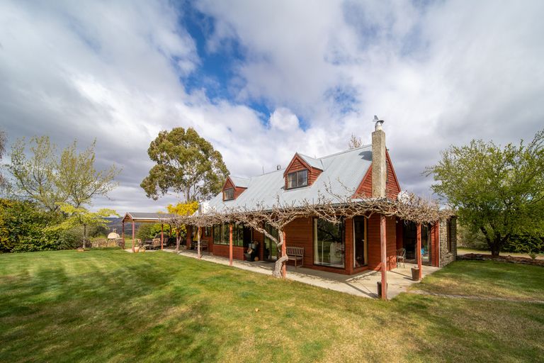 Photo of property in 70 Ferris Road, Springvale, Alexandra, 9393