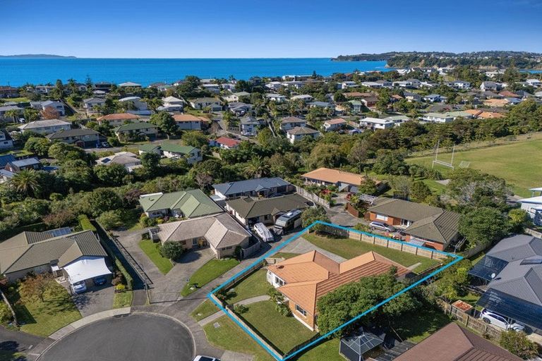 Photo of property in 14 Greta Place, Stanmore Bay, Whangaparaoa, 0932