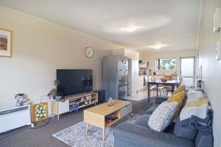 Photo of property in 12/94 Glengarry Road, Glen Eden, Auckland, 0602