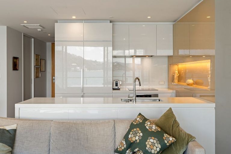 Photo of property in Clyde Quay Wharf, 1a/7 Clyde Quay Wharf, Te Aro, Wellington, 6011