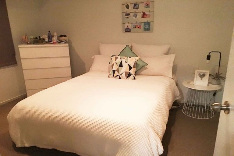 Photo of property in 25 Shelly Beach Parade, Cockle Bay, Auckland, 2014