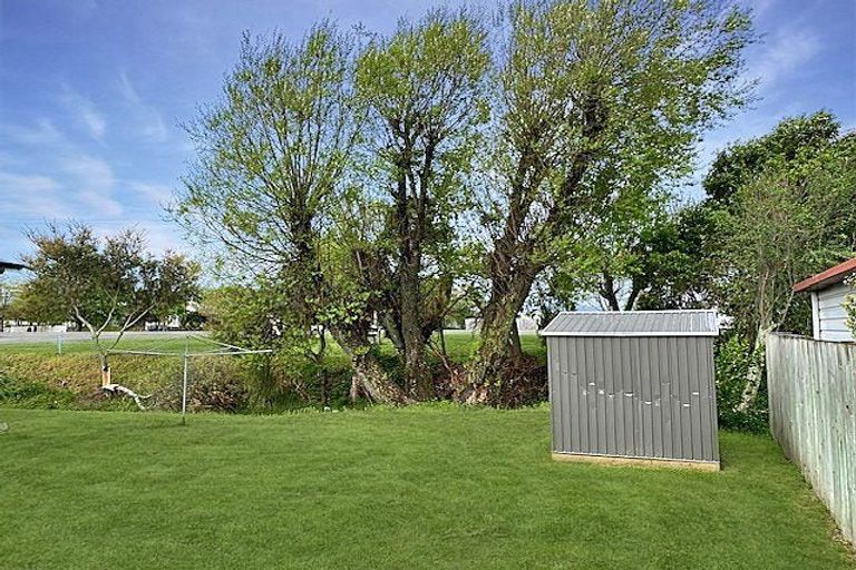 Photo of property in 1 Bank Street, Amberley, 7410