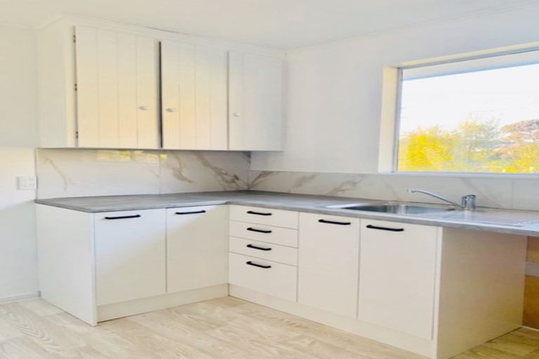 Photo of property in 1/48 Nigel Road, Browns Bay, Auckland, 0630