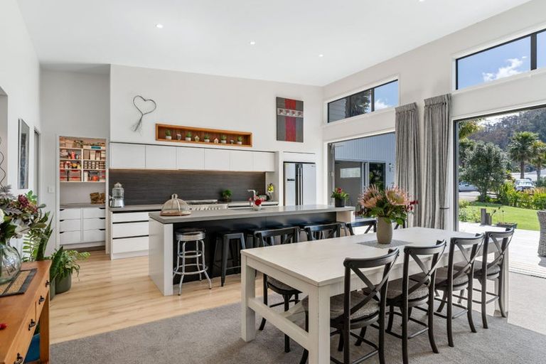 Photo of property in 14 Titoki Lane, Whangamata, 3691