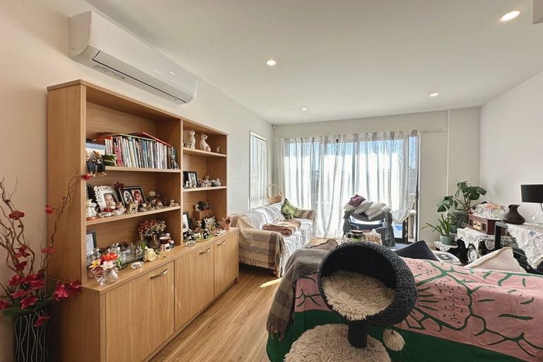 Photo of property in 30 Parahau Road, Papakura, 2110