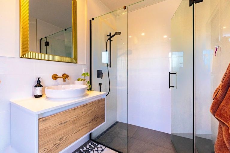 Photo of property in 53 Highlands Drive, Waipawa, 4210