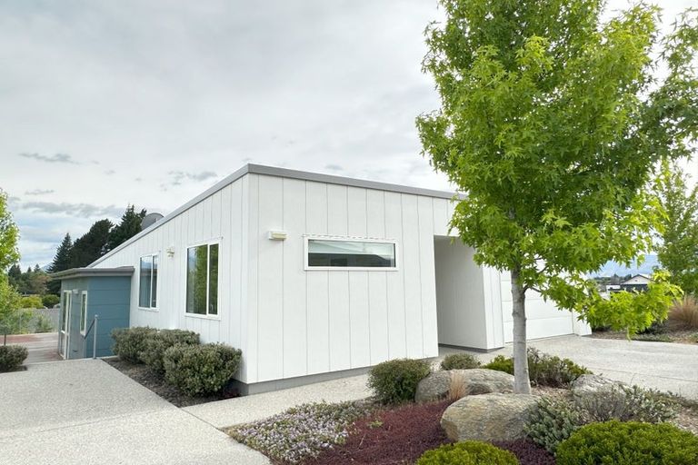 Photo of property in 4 Hollywood Rise, Wanaka, 9305