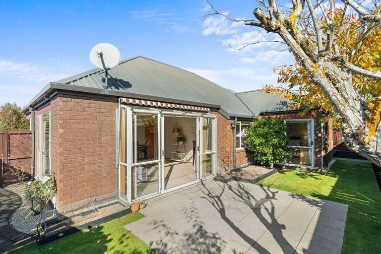 Photo of property in 1/9a Chilcombe Street, Ilam, Christchurch, 8041