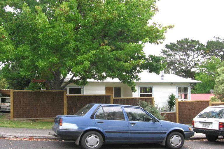 Photo of property in 36 Paramu Avenue, Birkdale, Auckland, 0626