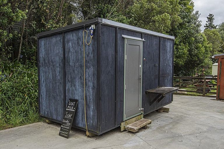 Photo of property in 9 Bickerstaffe Road, Maungaturoto, 0520