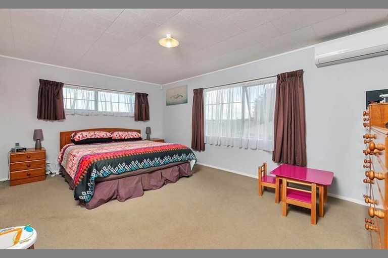 Photo of property in 5 Zurich Place, Weymouth, Auckland, 2103