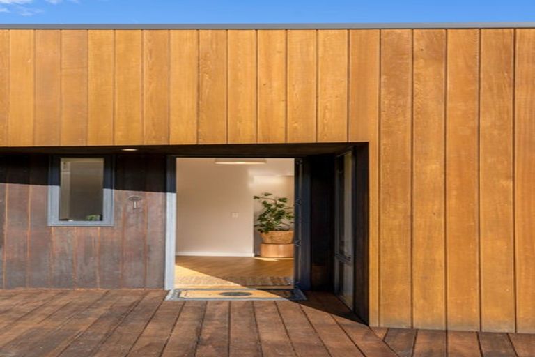 Photo of property in 67 Mcdonnell Road, Arrowtown, 9302