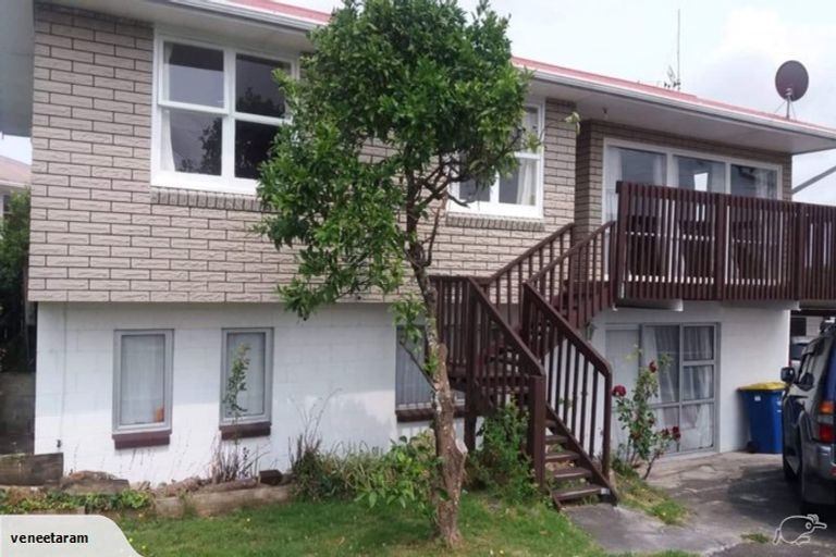 Photo of property in 9 Barrys Road, Glendene, Auckland, 0602