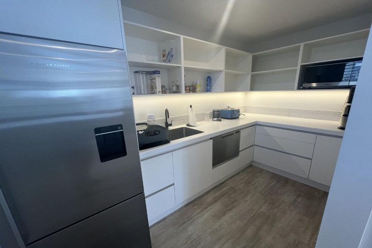 Photo of property in 42 Gilbert Street, New Plymouth, 4310