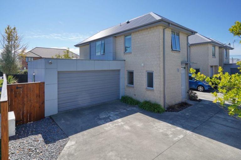 Photo of property in 76 Packe Street, Edgeware, Christchurch, 8013