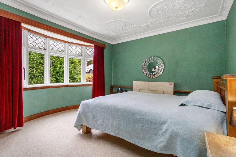 Photo of property in 24 Lincoln Avenue, Tawa, Wellington, 5028