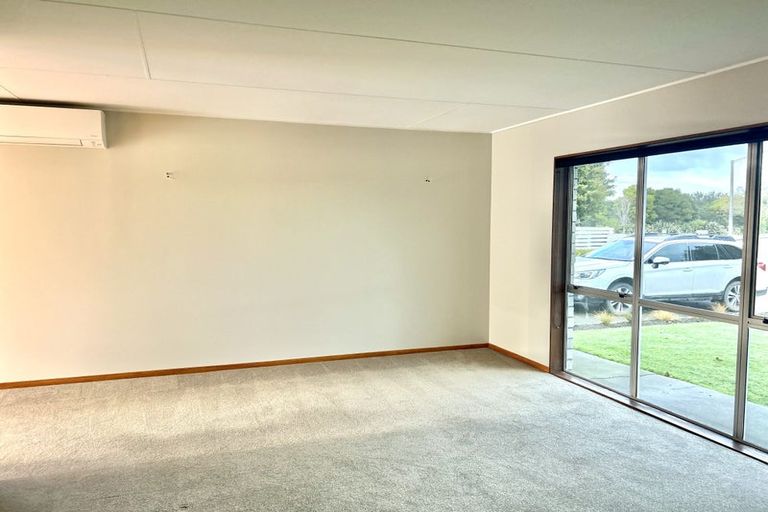 Photo of property in 15 Spriggs Crescent, Greenmeadows, Napier, 4112