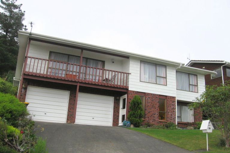 Photo of property in 36 Greyfriars Crescent, Tawa, Wellington, 5028