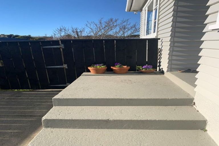 Photo of property in 63 Ranui Terrace, Tawa, Wellington, 5028