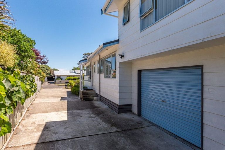 Photo of property in 4 Elder Grove, Paraparaumu, 5032