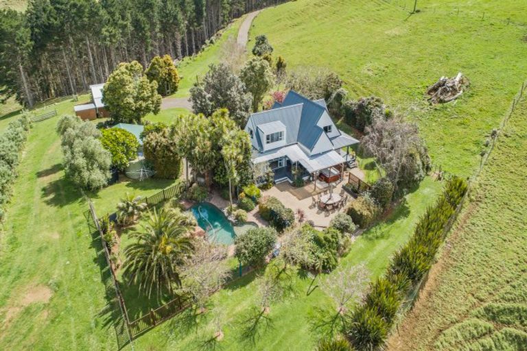 Photo of property in 96 Hatton Road, Awhitu, Waiuku, 2684