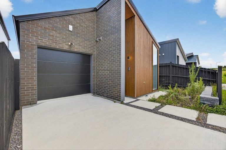 Photo of property in 15 Piringa Road, Pukekohe, 2120