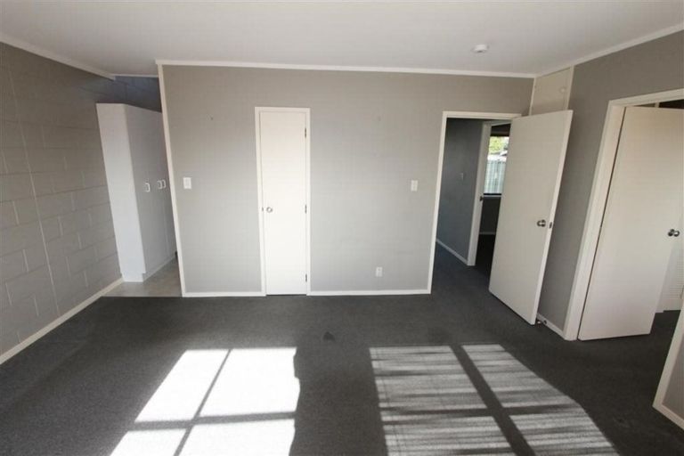 Photo of property in 1a Dolbear Street, Titirangi, Auckland, 0604
