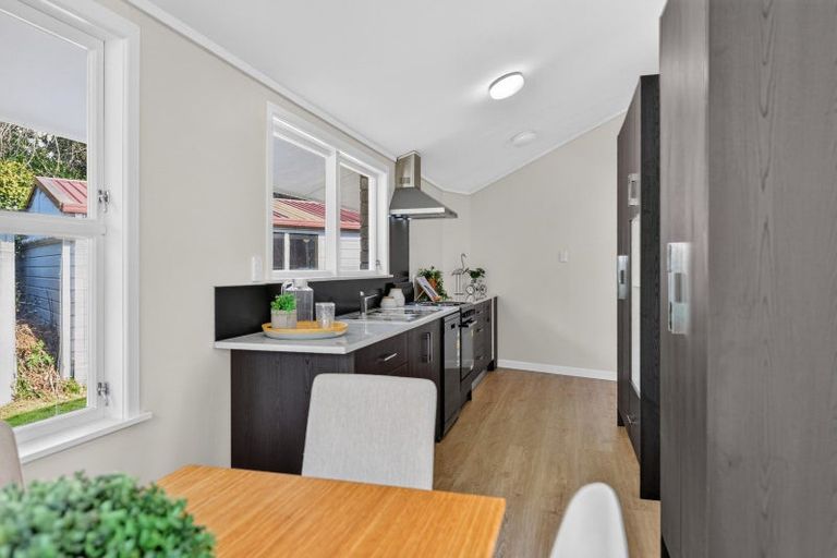 Photo of property in 18 Totara Drive, St Andrews, Hamilton, 3200