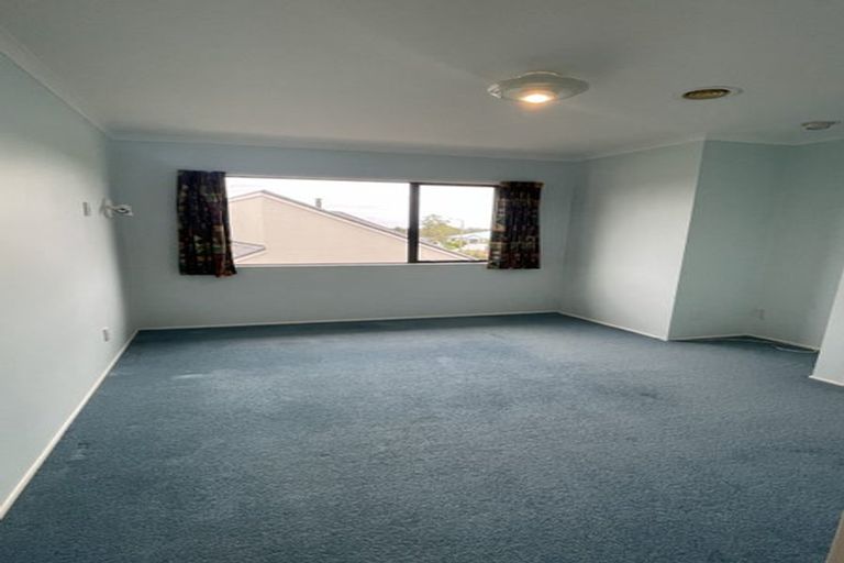 Photo of property in 102 Branch Road, Highlands Park, New Plymouth, 4312
