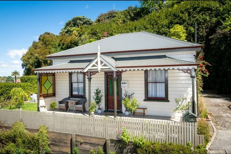 Photo of property in 8 Paradise Road, Napier South, Napier, 4110