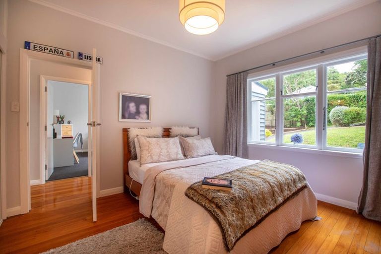 Photo of property in 50 Maungaraki Road, Korokoro, Lower Hutt, 5012