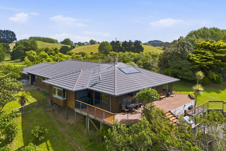 Photo of property in 84 Derham Road, Te Horo, Otaki, 5581