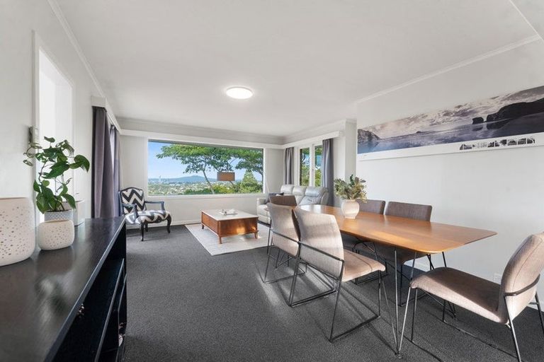 Photo of property in 1/177 Glenfield Road, Hillcrest, Auckland, 0627