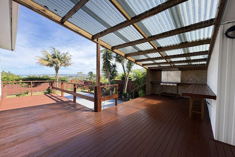 Photo of property in 12 Redwood Drive, Massey, Auckland, 0614