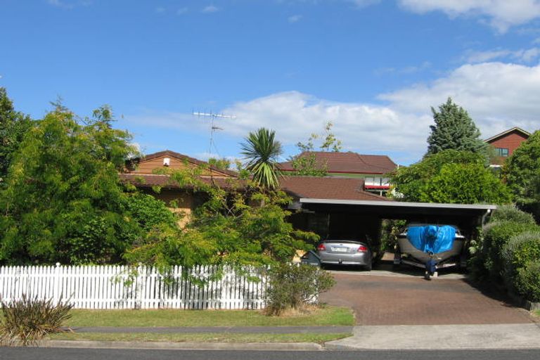 Photo of property in 23 Palliser Lane, Browns Bay, Auckland, 0630