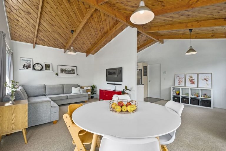 Photo of property in 1/1 Evan Street, Belmont, Auckland, 0622