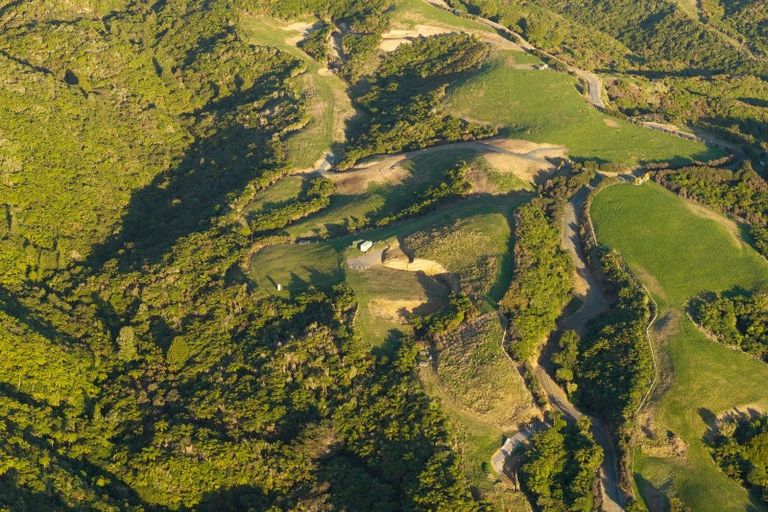 Photo of property in 141 Kaitawa Road, Hautere, Otaki, 5582