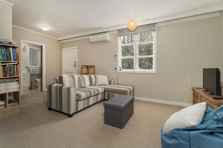 Photo of property in 18 Omar Street, Khandallah, Wellington, 6035