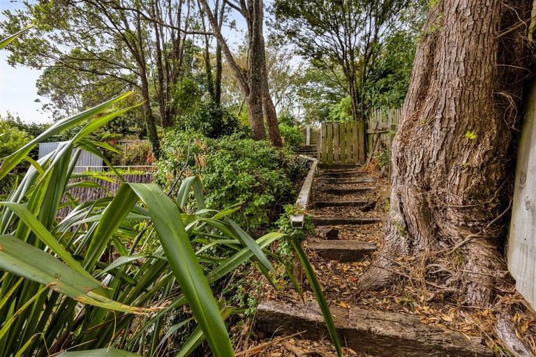 Photo of property in 65 Pioneer Road, Moturoa, New Plymouth, 4310