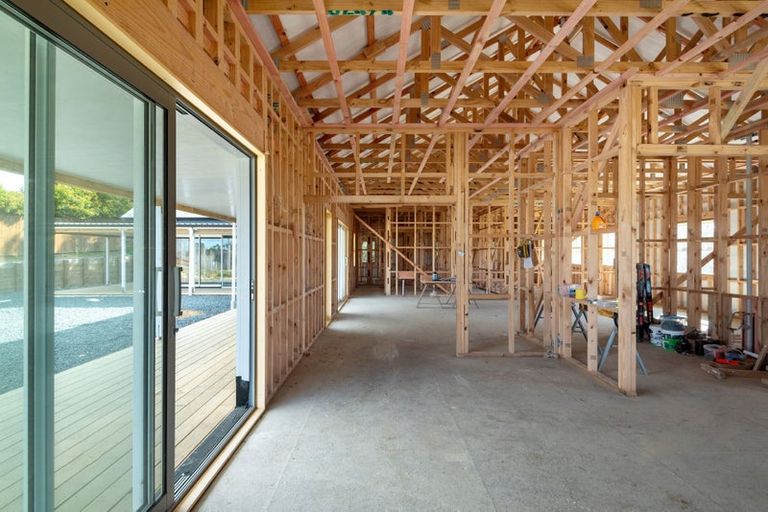 Photo of property in 90 Upper Orewa Road, Wainui, Silverdale, 0992