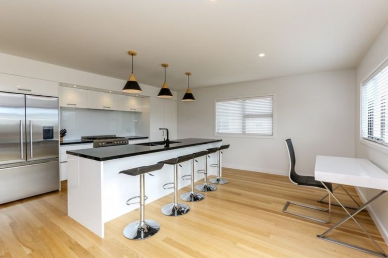 Photo of property in 116 Vivian Street, New Plymouth, 4310