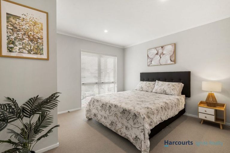Photo of property in 7 Samuel Cassidy Avenue, Swanson, Auckland, 0614