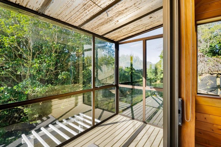 Photo of property in 28 Pararewa Drive, Whalers Gate, New Plymouth, 4310