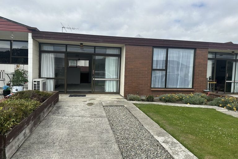 Photo of property in 2 Grant Street, Gore, 9710