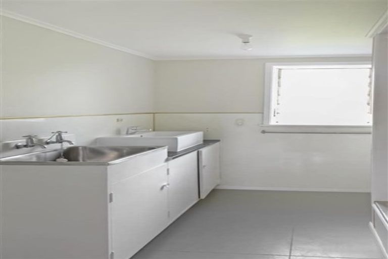 Photo of property in 23 Evans Road, Glen Eden, Auckland, 0602