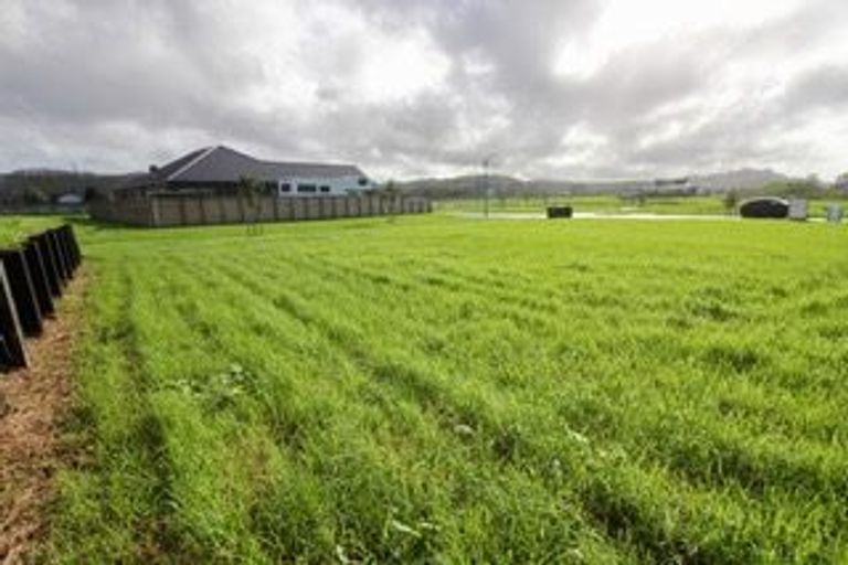 Photo of property in 19 Ngaroma Crescent, Whitianga, 3510