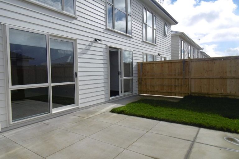 Photo of property in 7 Forbes Mccammon Drive, Swanson, Auckland, 0614