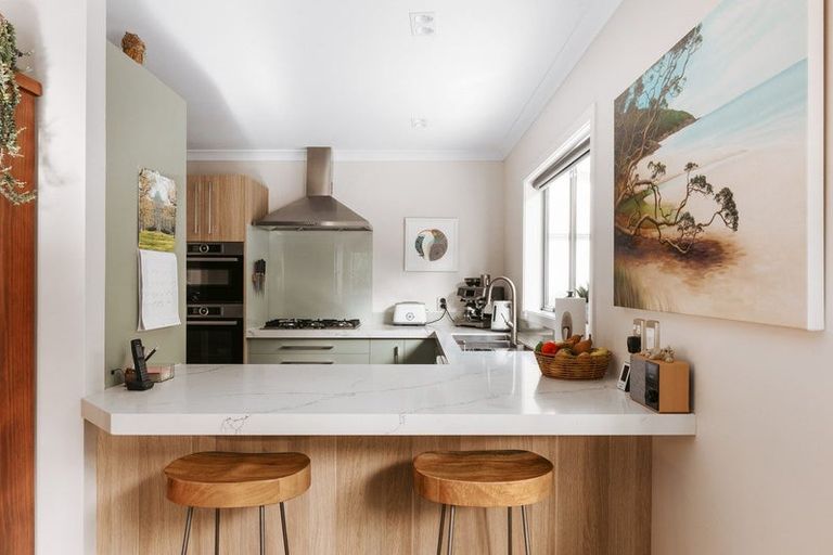 Photo of property in 16 Kayelene Place, Omokoroa, 3114